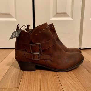 Brown women’s Booties